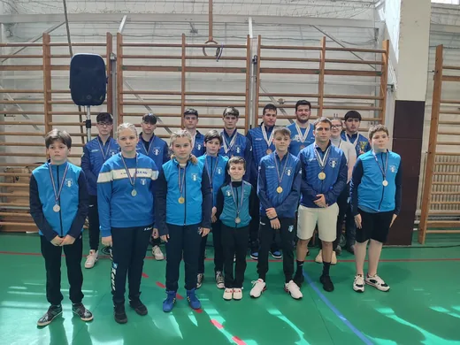 'Sorsdöntő hétvégén 19 érmet szereztek a szumósok' cikk borítóképe