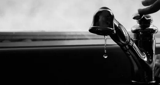 'Medence karbantartás Várpalota Üzemmérnökség területén' cikk borítóképe