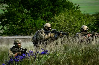 Augusztus havi lőtérértesítő borítóképe