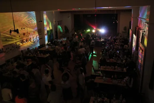 'Nőnapi Buli csak Nőknek!' cikk borítóképe