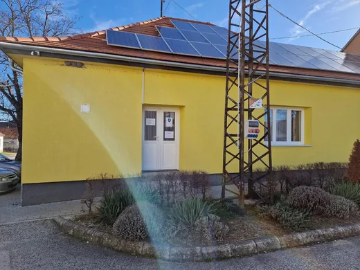 'Főbejárat ideiglenesen a Mecset utca felől' cikk borítóképe