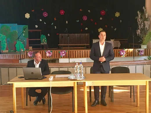 'Lakossági fórum tartott Ovádi Péter' cikk borítóképe