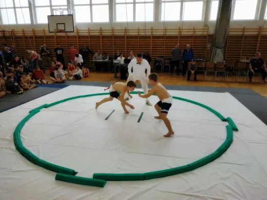 'Ösküi birkózó palánták szereplése' cikk borítóképe