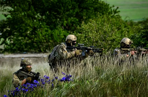 'Augusztus havi lőtérértesítő' cikk borítóképe