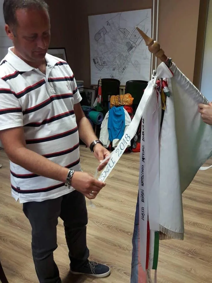 GYÖNGYÖK ÚTJA ÖSKÜN