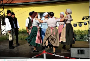 Fotók, Útirány.hu /délután, este /: