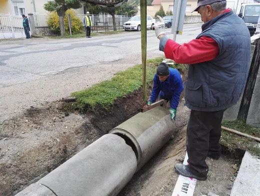 'Nyitott árok befedése' cikk borítóképe